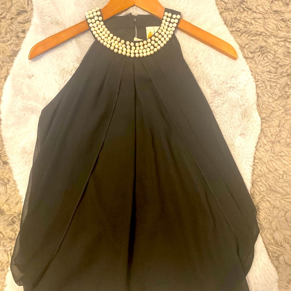 Halter top with Pearl neckline
